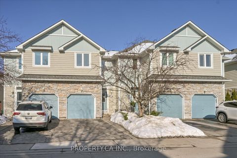 Photo 31 at 46 - 1051 On Bogart Circle, College Manor, Newmarket