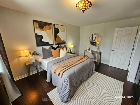 Photo 5 at 32 Muir Drive, Scarborough Village, Toronto