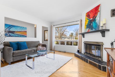 Photo 5 at 11 Mitcham Drive, Alderwood, Toronto