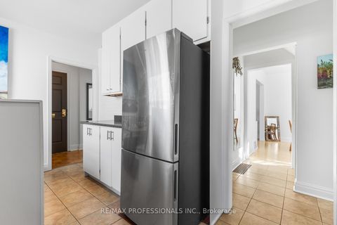 Photo 11 at 11 Mitcham Drive, Alderwood, Toronto