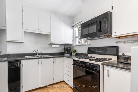 Photo 14 at 11 Mitcham Drive, Alderwood, Toronto