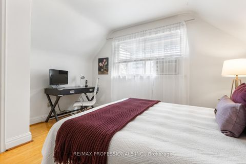 Photo 18 at 11 Mitcham Drive, Alderwood, Toronto