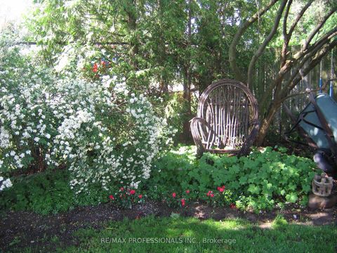 Photo 31 at 11 Mitcham Drive, Alderwood, Toronto