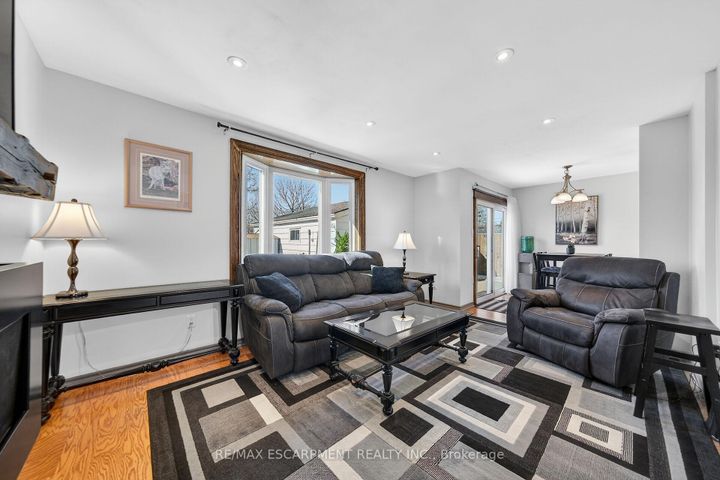 Photo 19 at 211 Birchcliffe Crescent, Berrisfield, Hamilton