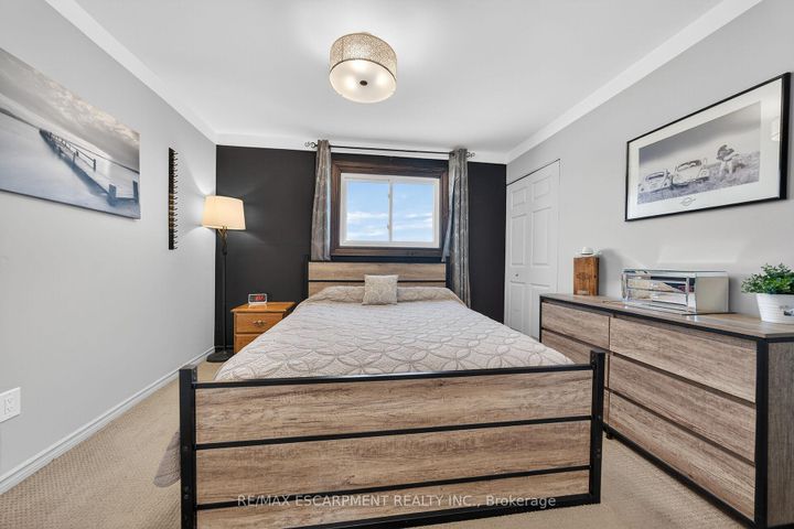 Photo 22 at 211 Birchcliffe Crescent, Berrisfield, Hamilton