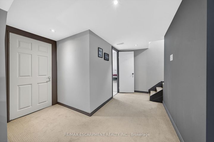 Photo 31 at 211 Birchcliffe Crescent, Berrisfield, Hamilton