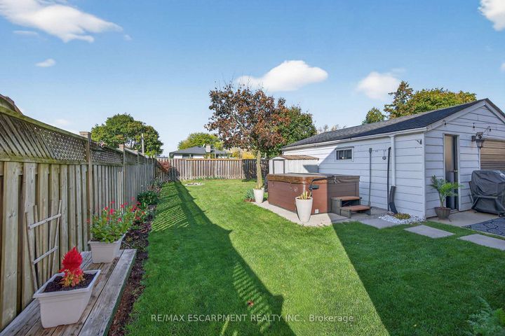 Photo 42 at 211 Birchcliffe Crescent, Berrisfield, Hamilton