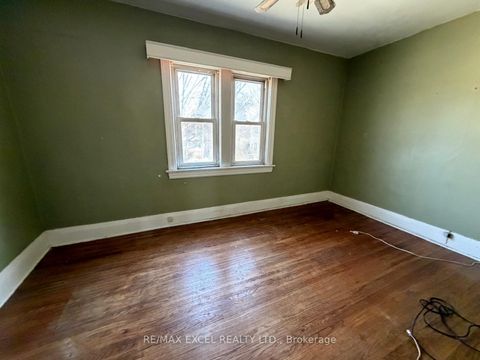 Photo 5 at 74 Banff Road, Mount Pleasant East, Toronto