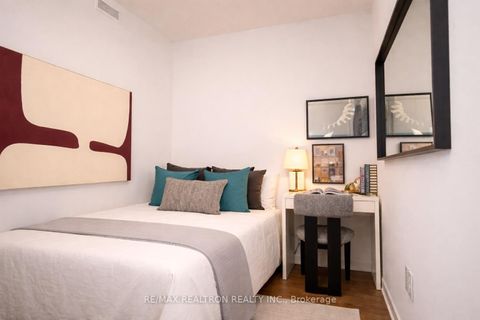 Photo 2 at 717 - 60 Honeycrisp Crescent, Vaughan Corporate Centre, Vaughan