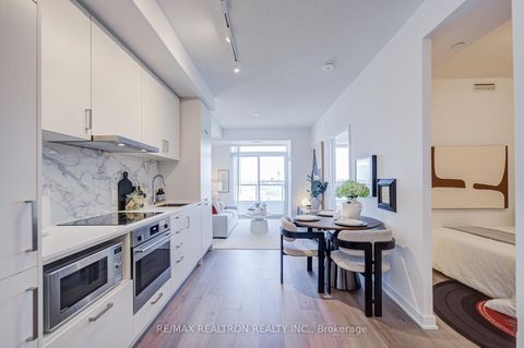 Photo 7 at 717 - 60 Honeycrisp Crescent, Vaughan Corporate Centre, Vaughan