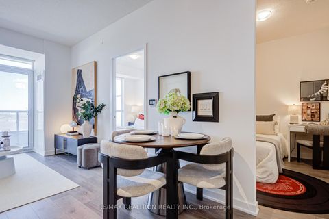 Photo 9 at 717 - 60 Honeycrisp Crescent, Vaughan Corporate Centre, Vaughan