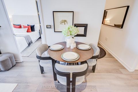 Photo 10 at 717 - 60 Honeycrisp Crescent, Vaughan Corporate Centre, Vaughan