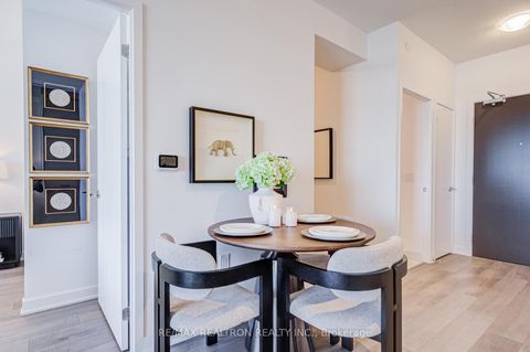 Photo 11 at 717 - 60 Honeycrisp Crescent, Vaughan Corporate Centre, Vaughan