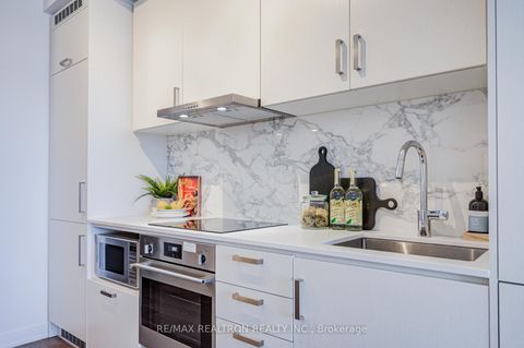 Photo 14 at 717 - 60 Honeycrisp Crescent, Vaughan Corporate Centre, Vaughan