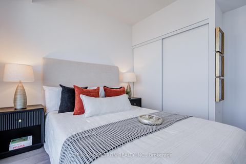 Photo 25 at 717 - 60 Honeycrisp Crescent, Vaughan Corporate Centre, Vaughan