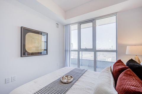 Photo 26 at 717 - 60 Honeycrisp Crescent, Vaughan Corporate Centre, Vaughan