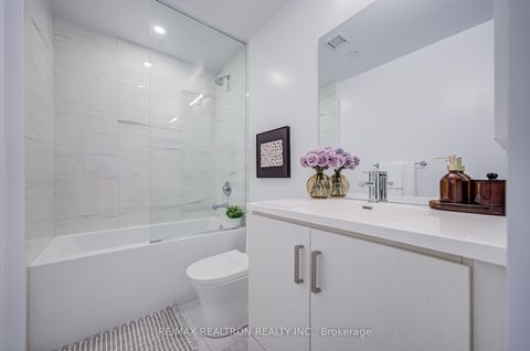 Photo 32 at 717 - 60 Honeycrisp Crescent, Vaughan Corporate Centre, Vaughan