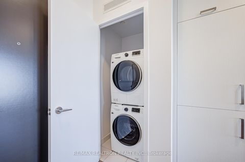 Photo 35 at 717 - 60 Honeycrisp Crescent, Vaughan Corporate Centre, Vaughan