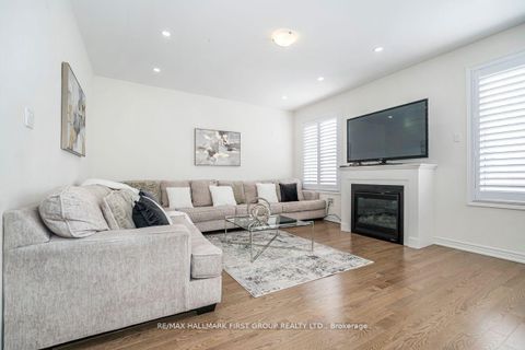 Photo 10 at 5 Toulouse Street, Rural Whitby, Whitby