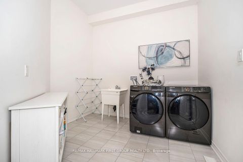 Photo 13 at 5 Toulouse Street, Rural Whitby, Whitby