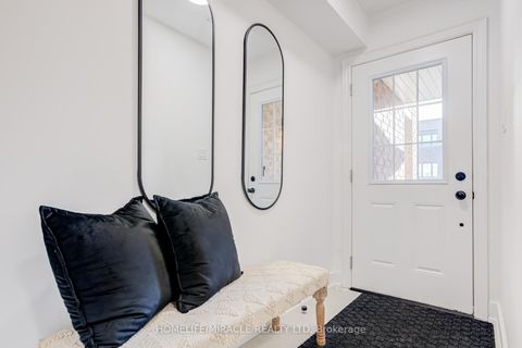 Photo 3 at 6 Pumpkin Corner Crescent, Rural Barrie Southeast, Barrie