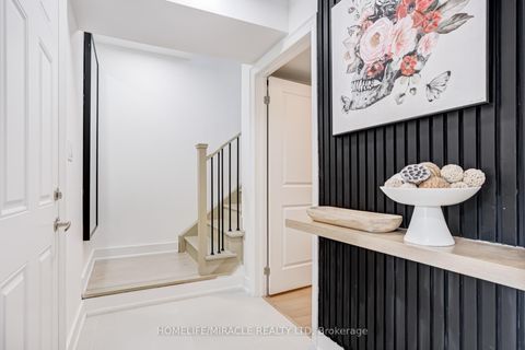 Photo 5 at 6 Pumpkin Corner Crescent, Rural Barrie Southeast, Barrie