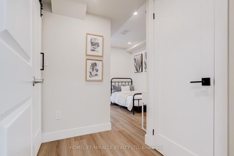 Photo 6 at 6 Pumpkin Corner Crescent, Rural Barrie Southeast, Barrie