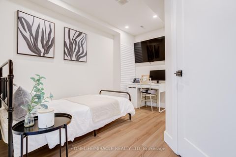 Photo 9 at 6 Pumpkin Corner Crescent, Rural Barrie Southeast, Barrie