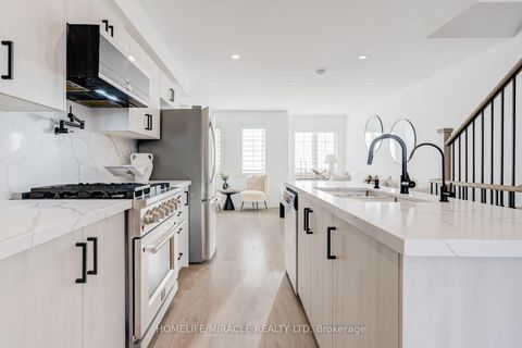 Photo 14 at 6 Pumpkin Corner Crescent, Rural Barrie Southeast, Barrie