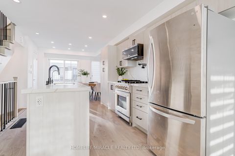 Photo 16 at 6 Pumpkin Corner Crescent, Rural Barrie Southeast, Barrie