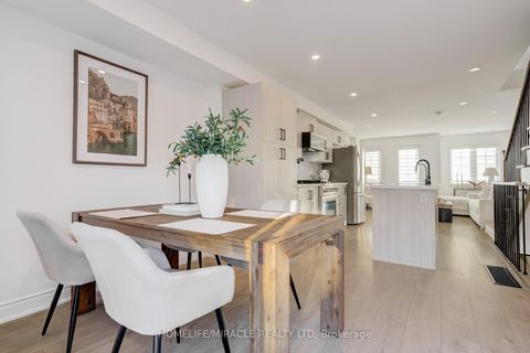 Photo 24 at 6 Pumpkin Corner Crescent, Rural Barrie Southeast, Barrie