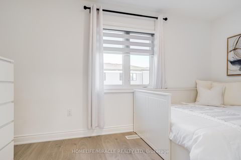 Photo 34 at 6 Pumpkin Corner Crescent, Rural Barrie Southeast, Barrie