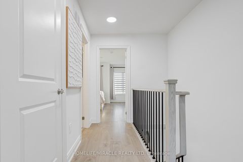 Photo 37 at 6 Pumpkin Corner Crescent, Rural Barrie Southeast, Barrie