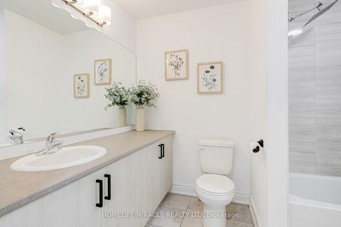 Photo 38 at 6 Pumpkin Corner Crescent, Rural Barrie Southeast, Barrie