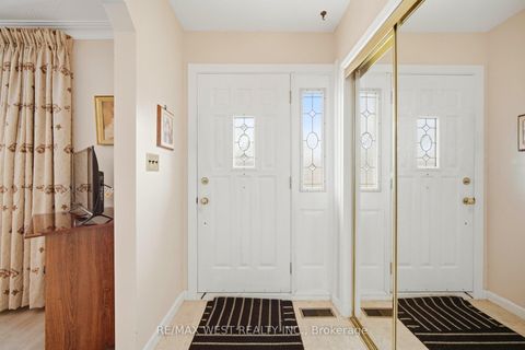 Photo 3 at 24 Beran Drive, Woburn, Toronto