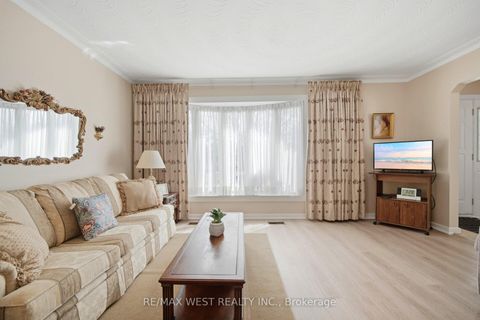 Photo 5 at 24 Beran Drive, Woburn, Toronto