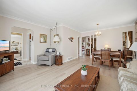 Photo 7 at 24 Beran Drive, Woburn, Toronto