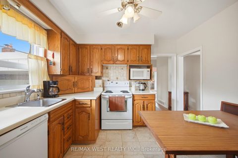 Photo 12 at 24 Beran Drive, Woburn, Toronto