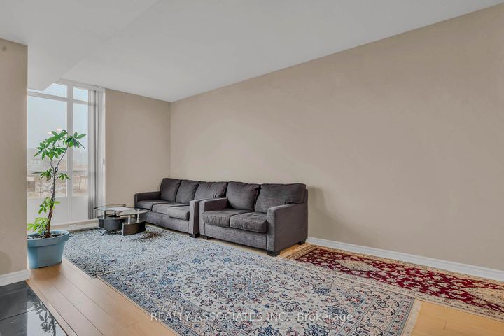 Photo 12 at 238 - 2885 Bayview Avenue, Bayview Village, Toronto
