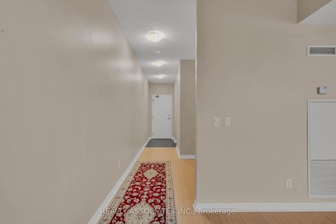 Photo 10 at 238 - 2885 Bayview Avenue, Bayview Village, Toronto