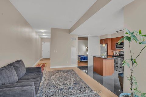 Photo 14 at 238 - 2885 Bayview Avenue, Bayview Village, Toronto