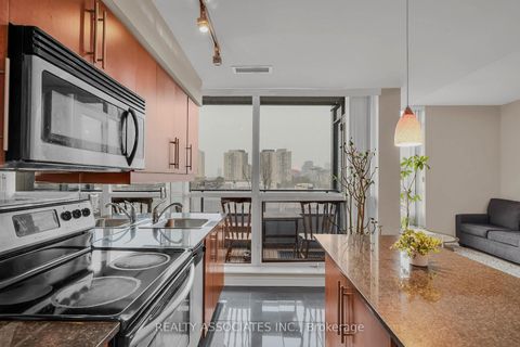 Photo 17 at 238 - 2885 Bayview Avenue, Bayview Village, Toronto