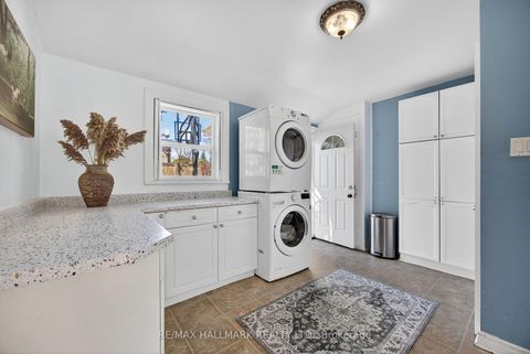 Photo 11 at 84 Wellington Street E, Wellington, Barrie