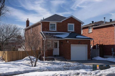 Photo 1 at 102 Wade Gate, Brownridge, Vaughan