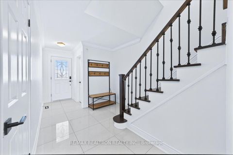 Photo 7 at 102 Wade Gate, Brownridge, Vaughan