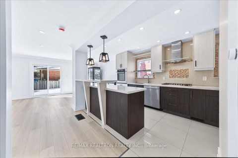 Photo 8 at 102 Wade Gate, Brownridge, Vaughan