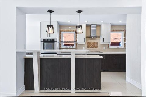 Photo 17 at 102 Wade Gate, Brownridge, Vaughan