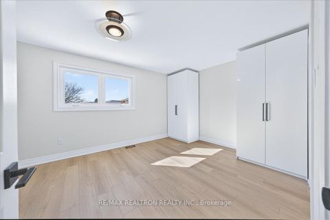 Photo 21 at 102 Wade Gate, Brownridge, Vaughan