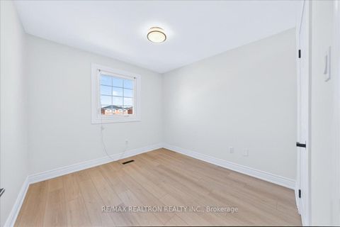 Photo 30 at 102 Wade Gate, Brownridge, Vaughan