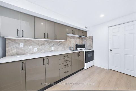 Photo 36 at 102 Wade Gate, Brownridge, Vaughan